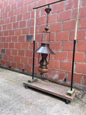 Rustieke hanglamp beschikbaar voor biedingen