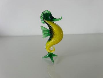 Handgeblazen zeepaardje beschikbaar voor biedingen