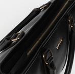 Sac Guess neuf encore dans l’emballage d’origine, Bijoux, Sacs & Beauté, Sacs | Sacs à bandoulière, Enlèvement ou Envoi, Neuf