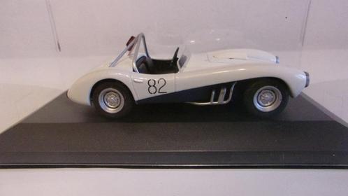 ZIS 112C V8 6,OL 1963.NEUVE 1/43 De Agostini en VITRINE, Hobby & Loisirs créatifs, Voitures miniatures | 1:43, Neuf, Voiture, Autres marques