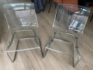 2 chaises design IKEA Tobias Chair