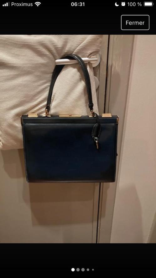 Sac Delvaux, authentique Vinted 19, Bijoux, Sacs & Beauté, Sacs | Sacs Femme, Utilisé, Sac à main, Bleu, Enlèvement ou Envoi