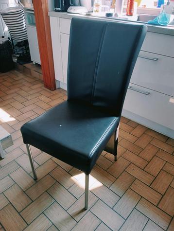 Hoge stoelen voor eetplaats (5) beschikbaar voor biedingen