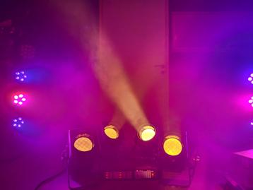 4x Harmony PC 1kw theaterpodiumprojector beschikbaar voor biedingen