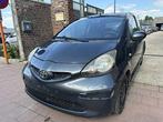 Toyota AYGO 1.0 I MET 161DKM HANDELAARS & EXPORT, Auto's, Toyota, Startonderbreker, Bedrijf, Euro 4, Zilver of Grijs