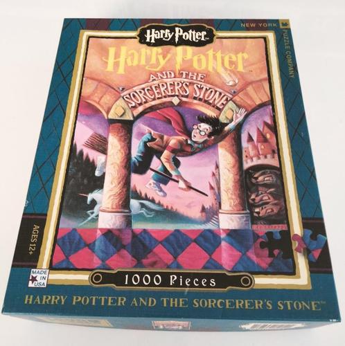 New York Puzzle Co - Harry Potter Sorcerer's Stone - 1000 st, Hobby & Loisirs créatifs, Sport cérébral & Puzzles, Comme neuf, Puzzle