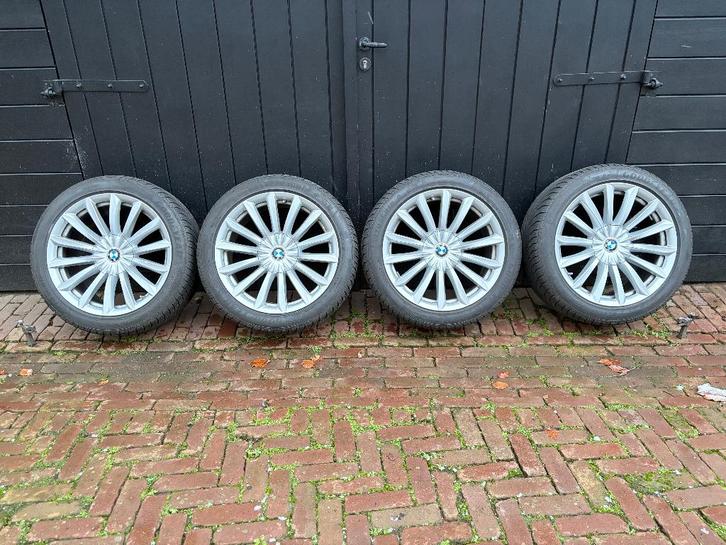 BMW Runflat Winterbanden op velg 245/45 R19 Goodyear, Auto-onderdelen, Banden en Velgen, Banden en Velgen, Winterbanden, 19 inch