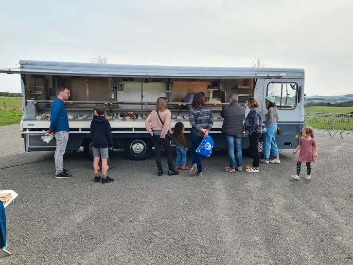 BAETEN/MERCEDES Storetruck, Zakelijke goederen, Stock en Retail | Verkoopwagens, Ophalen of Verzenden
