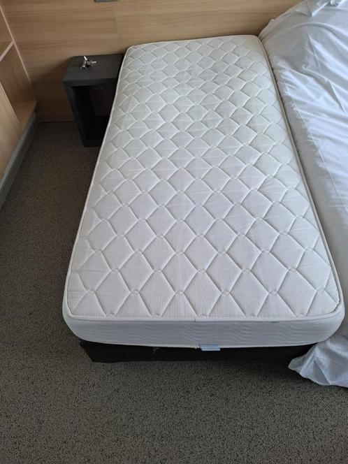Matrassen, Huis en Inrichting, Slaapkamer | Matrassen en Bedbodems, Zo goed als nieuw, Matras, 90 cm, 200 cm, Eenpersoons, Ophalen