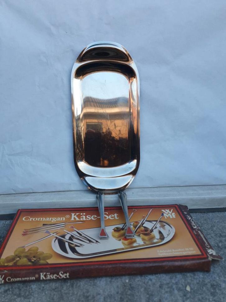 WMF Cromargan Kaasplankje met 12 gekleurde prikkers, Antiek en Kunst, Antiek | Keukengerei, Ophalen of Verzenden