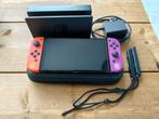 Nintendo switch OLED Scarlet & violet, Games en Spelcomputers, Ophalen of Verzenden, Zo goed als nieuw, Switch OLED
