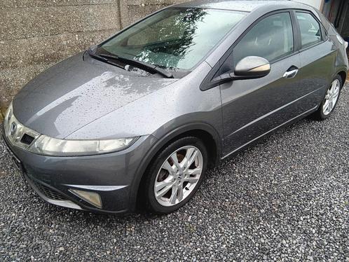 Honda civic 1.8 vtec benzine 140pk 103kw
Bouwjaar 2009, Auto's, Honda, Particulier, Civic, Trekhaak, Benzine, Euro 5, Handgeschakeld