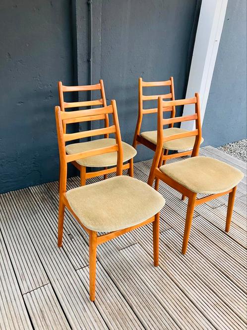 Set van  4 vintage ladderstoelen van casala Modell, Huis en Inrichting, Stoelen, Vier, Hout, Stof, Ophalen