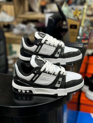 Louis Vuittion schoenen heren 37/42 nieuw € 75,- beschikbaar voor biedingen