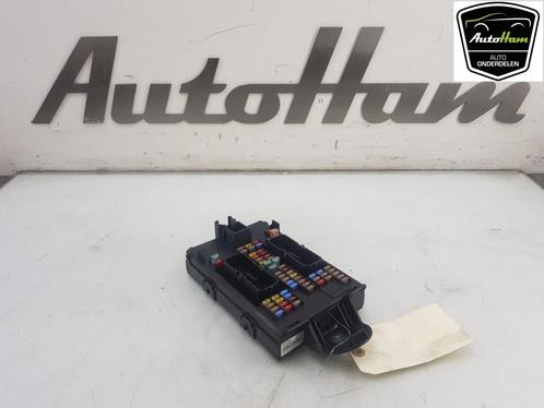 ZEKERINGKAST Volvo XC90 II (01-2014/12-2022) (|32142591|), Auto-onderdelen, Elektronica en Kabels, Volvo, Gebruikt