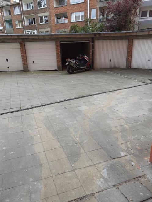 grote box/garage+elektrische ruimte bastogne/basiliek, Immo, Garages en Parkeerplaatsen, Brussel