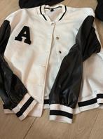 Veste blanche et noir lettre A, Vêtements | Femmes, Taille 38/40 (M), Enlèvement ou Envoi, SHEIN, Porté