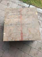 Dynamiet houten kist, Ophalen