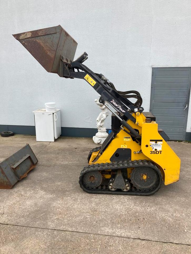 Skidster thomas kubota graafmachine kniklader bulldozer, Articles professionnels, Machines & Construction | Grues & Excavatrices