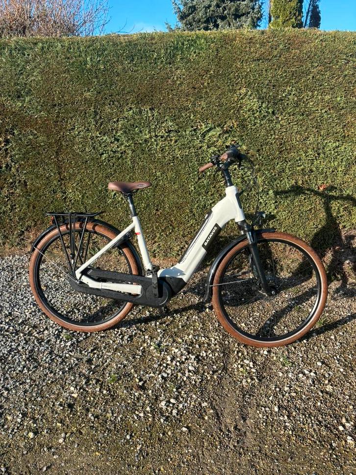 batavus altura 2024 lage km stand bosch motor, Vélos & Vélomoteurs, Vélos électriques, Comme neuf, Batavus, Enlèvement ou Envoi