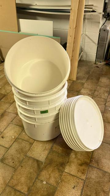 Emmers 85liter met deksel beschikbaar voor biedingen