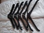 6 zwarte plastiek hangers met brede schouders, Ophalen of Verzenden, Gebruikt, Kunststof, Kinderen en Volwassenen