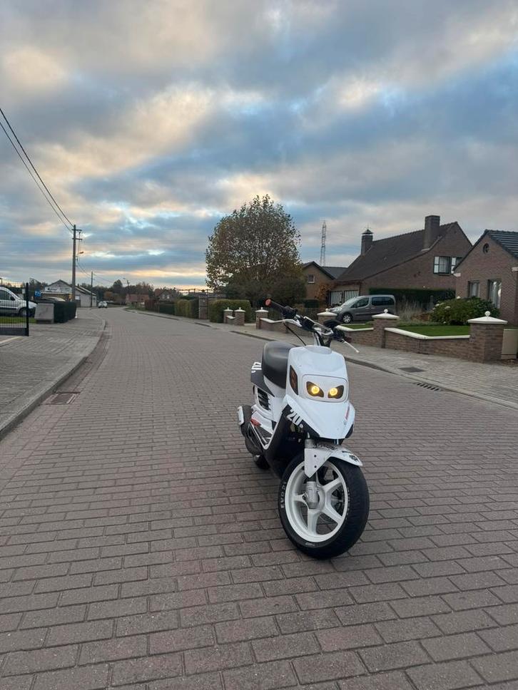 Mbk booster a klasse, Fietsen en Brommers, Scooters | Piaggio, Zo goed als nieuw, Ophalen