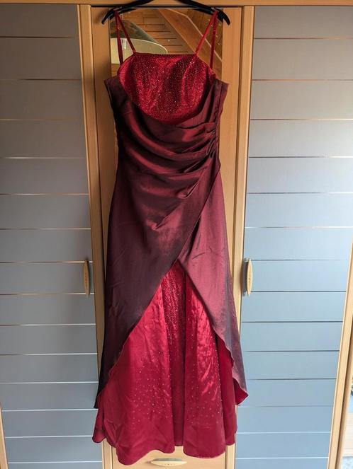 Prachtige rode galajurk, Kleding | Dames, Gelegenheidskleding, Zo goed als nieuw, Galajurk, Maat 34 (XS) of kleiner, Ophalen
