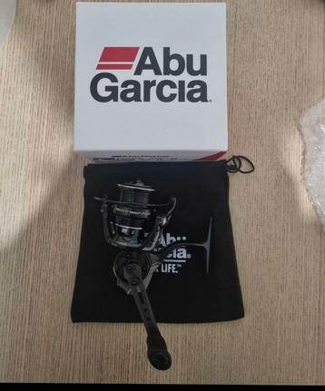 Reel abu garcia revo sp beast 2500s, Divers, Cahiers de notes, Enlèvement ou Envoi, Neuf