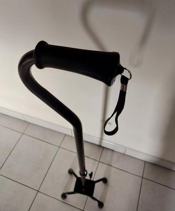 Wandelstok quadro, slechts 2 keer gebruikt beschikbaar voor biedingen