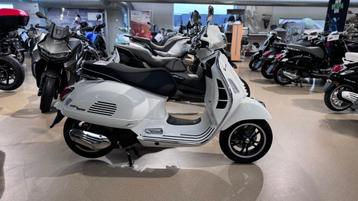 Vespa GTS 125 Super 12/2024 - 0 KM - NIEUW - PROMO beschikbaar voor biedingen