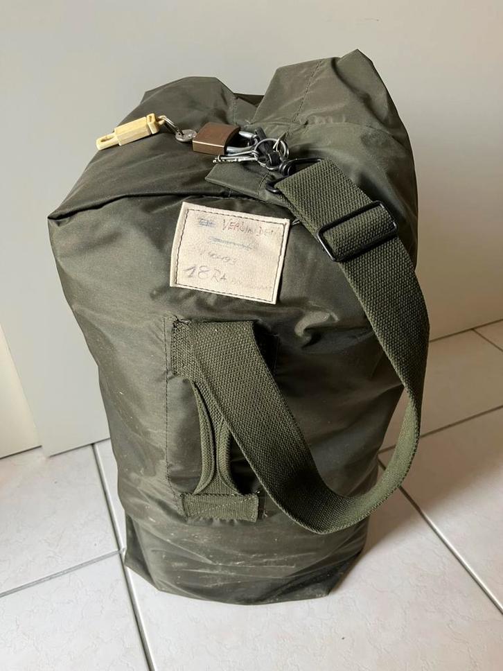 Kitzak met inhoud 1991-1992, Verzamelen, Militaria | Algemeen, Landmacht, Kleding of Schoenen, Ophalen