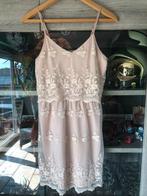 Mooi, lichtroze kleedje maat XS merk Vero moda, Kleding | Dames, Jurken, Ophalen, Vero Moda, Zo goed als nieuw, Roze