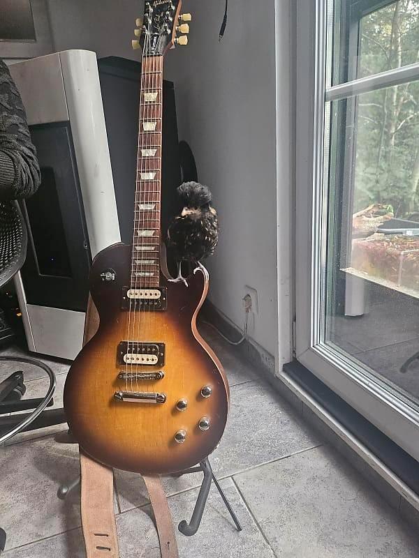 Gibson Les Paul Future Tribute with Min-ETune Robot Tuners 2, Muziek en Instrumenten, Snaarinstrumenten | Gitaren | Elektrisch