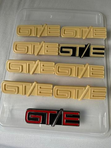 Opel Manta GT/E emblemen te koop beschikbaar voor biedingen