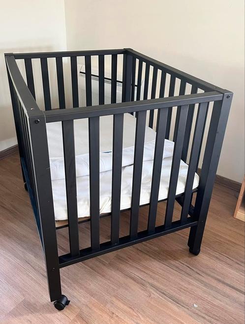 Baby park Pericles zwart met propere matras en toebehoren, Kinderen en Baby's, Babyparken, Nieuw, Rechthoekig, In hoogte verstelbaar