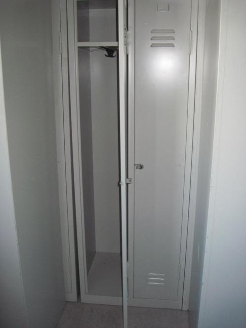 2-deurs lockerkast, Huis en Inrichting, Kasten | Lockerkasten, Zo goed als nieuw, Ophalen