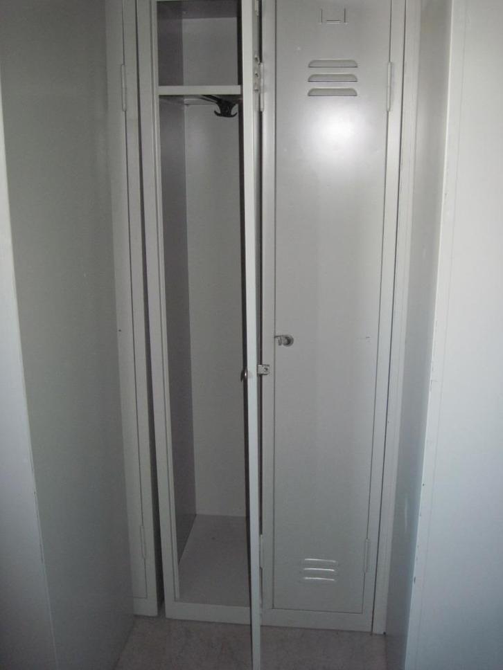 2-deurs lockerkast, Huis en Inrichting, Kasten | Lockerkasten, Zo goed als nieuw, Ophalen