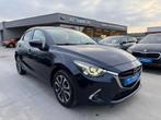 Mazda 2 1.5i 90PK NAVIGATIE CARPLAY XENON CAMERA LED DAB, Auto's, Stof, Gebruikt, 4 cilinders, Blauw