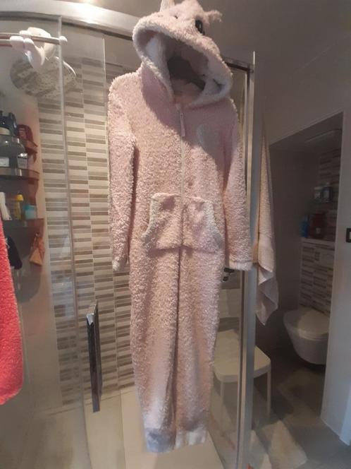 Pyjama combinaison brune « chat » pour ado, Enfants & Bébés, Vêtements enfant | Taille 146, Comme neuf, Garçon ou Fille, Vêtements de nuit ou Sous-vêtements