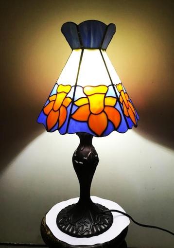 Tiffany lamp beschikbaar voor biedingen