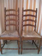 2 kerkstoelen in hout met rieten zitvlak, Antiek en Kunst, Antiek | Religieuze voorwerpen, Ophalen