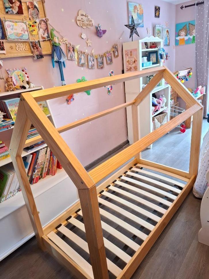 houten huisbed met matras, Huis en Inrichting, Slaapkamer | Bedden, Gebruikt, Eenpersoons, 70 cm of minder, 190 cm of minder, Hout