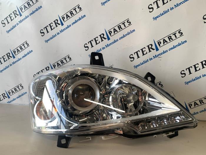 Koplamp rechts van een Mercedes Vito, Auto-onderdelen, Verlichting, Mercedes-Benz, Nieuw, 12 maanden garantie, Ophalen of Verzenden