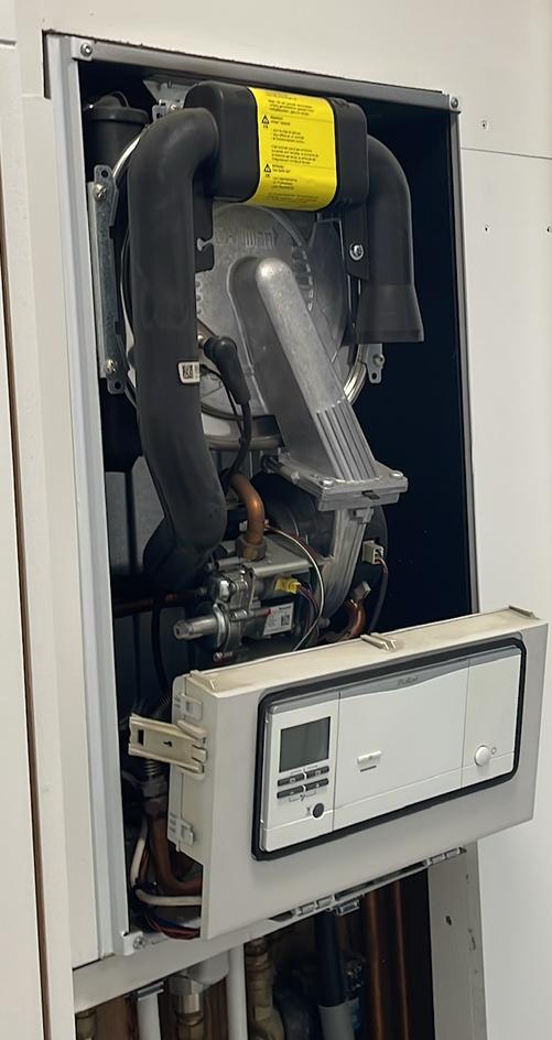 Pour pièces Chaudière Vaillant + chauffe eau + thermostat, Bricolage & Construction, Chauffe-eau & Boilers, Utilisé, Élément, Gaz naturel