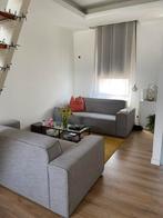 2 grijze design zetels, Huis en Inrichting, Ophalen, Driepersoons, 75 tot 100 cm, Zo goed als nieuw