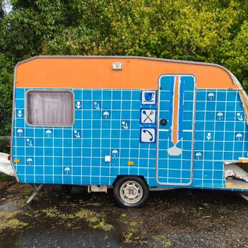Caravan te koop MET PAPIEREN VOOR ONDERDILEN beschikbaar voor biedingen