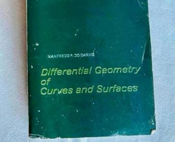 Differential Geometry of Curves and Surfaces Manfredo 1976 beschikbaar voor biedingen