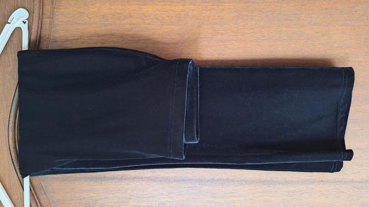 Dames broek met rechte pijpen zwart maat 42 short, Kleding | Dames, Broeken en Pantalons, Zo goed als nieuw, Maat 42/44 (L), Zwart