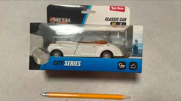 Toi-Toys klassieke stadsauto 1:35/1:50 beschikbaar voor biedingen